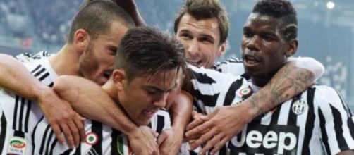 Dybala festeggia la rete contro l'Atalanta.