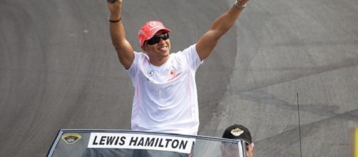 Third world drivers' championship for Hamilton