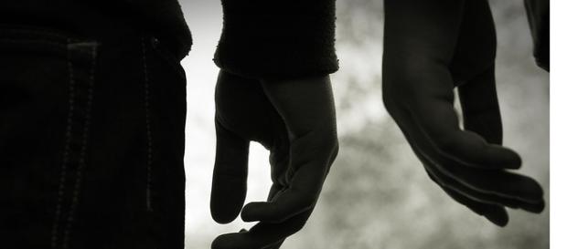 Adolescentes utilizam drogas para se relacionarem. Adolescentes utilizam drogas para se relacionarem.