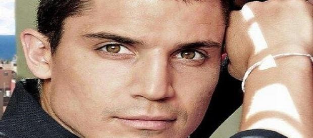 Álex González saca su lado más tierno Álex González saca su lado más tierno