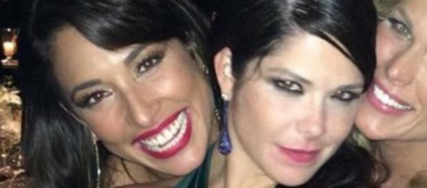 Atrizes de novela bíblica trocam beijos Atrizes de novela bíblica trocam beijos