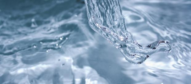 El agua micelar. Un aliado para nuestra limpieza. El agua micelar. Un aliado para nuestra limpieza.