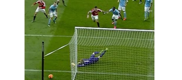 Joe Hart saves from Smalling at the death Joe Hart saves from Smalling at the death