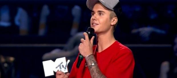 Justin entra para a história do EMA Justin entra para a história do EMA