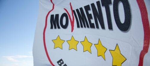 Bandiera del Movimento 5 stelle,in grande crescita