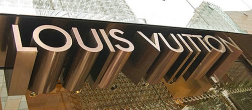 Fachada da loja Louis Vuitton nos EUA