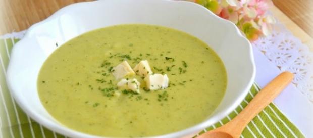 Crema de calabacín con quesito Crema de calabacín con quesito