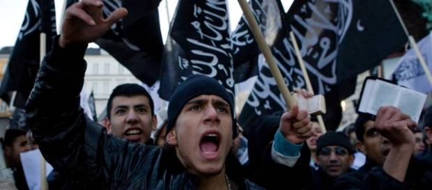 Marsz Hizb ut-Tahrir (Jan Dagø/Jyllands-Posten) Marsz Hizb ut-Tahrir (Jan Dagø/Jyllands-Posten)