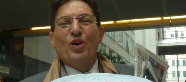 Crocetta azzera la giunta siciliana Crocetta azzera la giunta siciliana