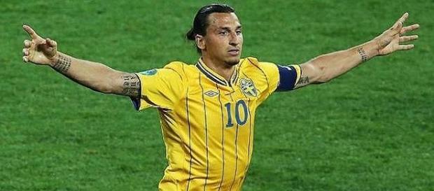 Ibrahimovic tras anotar un gol con su selección Ibrahimovic tras anotar un gol con su selección