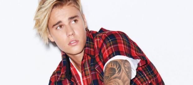 Justin se tornou o maior vencedor do EMA 2015 Justin se tornou o maior vencedor do EMA 2015