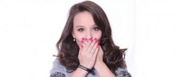 Larissa Manoela sofre acidente de novo Larissa Manoela sofre acidente de novo