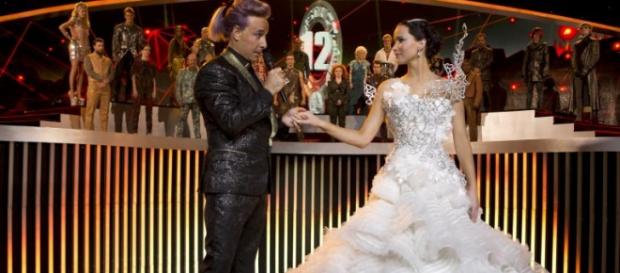 Mutige Braut: Katniss im Hochzeitskleid Mutige Braut: Katniss im Hochzeitskleid