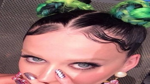 Idee tagli capelli corti per Halloween 2015