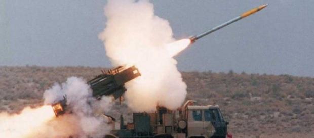 Aruncătorul de rachete TOS-1A în misiune de luptă Aruncătorul de rachete TOS-1A în misiune de luptă