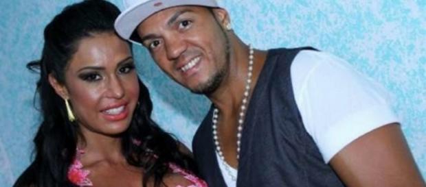 Belo briga com Naldo após paquera Belo briga com Naldo após paquera