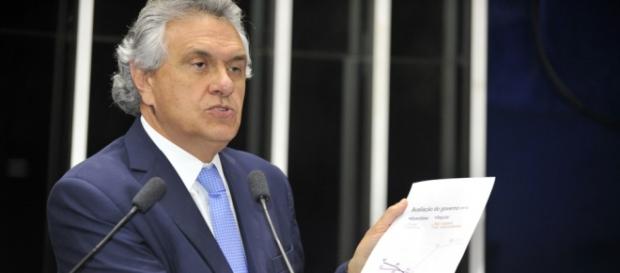 Eduardo Braga e senador Ronaldo Caiado brigam Eduardo Braga e senador Ronaldo Caiado brigam