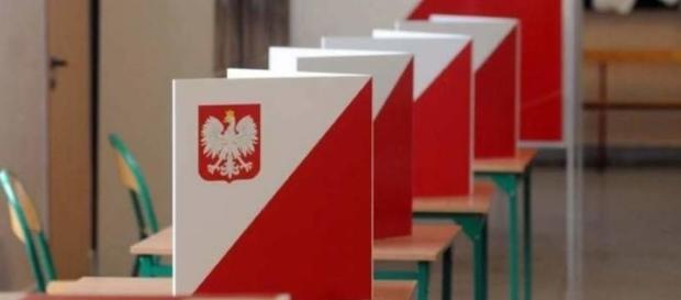 Wypory do Sejmu i Senatu w Polsce. Wypory do Sejmu i Senatu w Polsce.