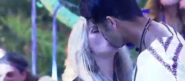 O beijo do Marcelo com a Veridiana foi caprichado O beijo do Marcelo com a Veridiana foi caprichado