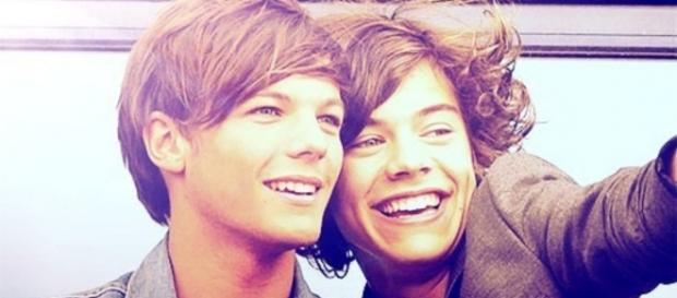 Para os directioners, Larry é bem real. Para os directioners, Larry é bem real.