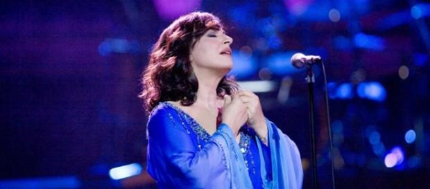 Xaroúla, cantora grega e "A canção da andorinha". Xaroúla, cantora grega e "A canção da andorinha".