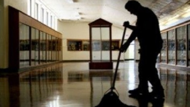 Pulizia e sicurezza: compiti dei bidelli a scuola