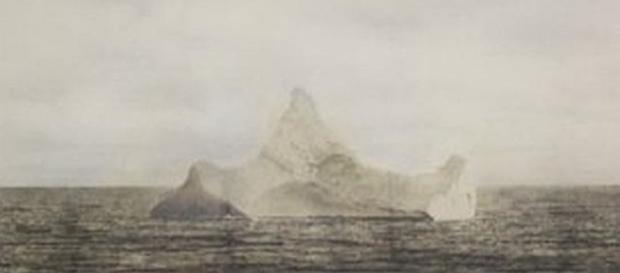 Foto posible Iceberg con el que chocó el Titanic Foto posible Iceberg con el que chocó el Titanic