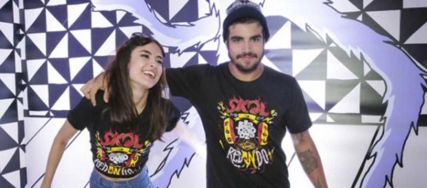 Maria Casadevall e Caio Castro assumem namoro Maria Casadevall e Caio Castro assumem namoro