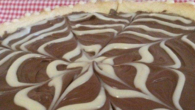 Crostata ragnatela di Giallo Zafferano.