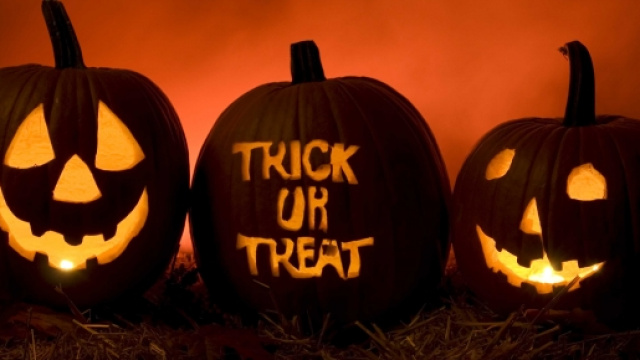 Halloween 2015: le frasi pi&ugrave; originali da inviare