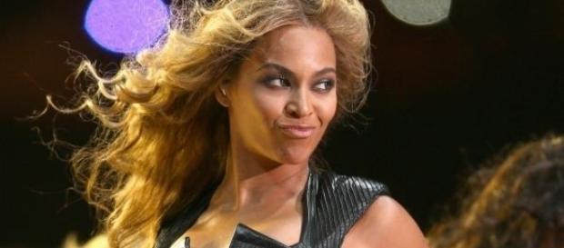 Beyoncé pode lançar novo álbum ainda em 2015. Beyoncé pode lançar novo álbum ainda em 2015.