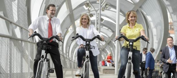 Cifuentes, Aguirre y Rajoy y bicimad. Cifuentes, Aguirre y Rajoy y bicimad.