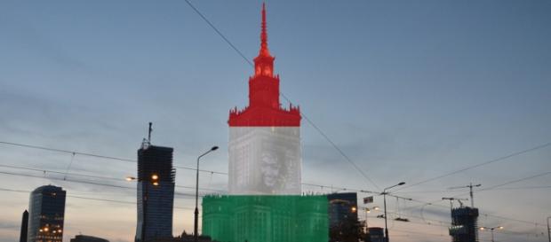 Polska na drodze Węgier - władza jednej partii. Polska na drodze Węgier - władza jednej partii.