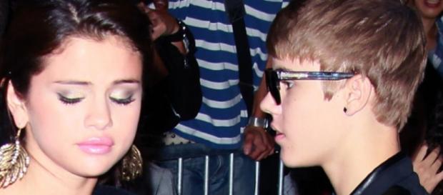 Selena Gomez continua preocupada com o cantor. Selena Gomez continua preocupada com o cantor.