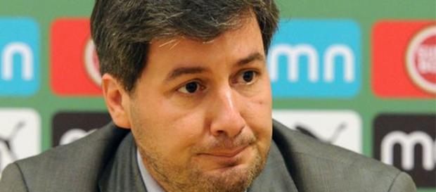 Bruno de Carvalho em conferência de imprensa. Bruno de Carvalho em conferência de imprensa.