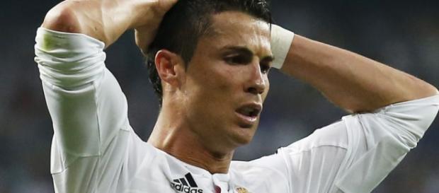 Cristiano Ronaldo continua sendo atacado. Cristiano Ronaldo continua sendo atacado.