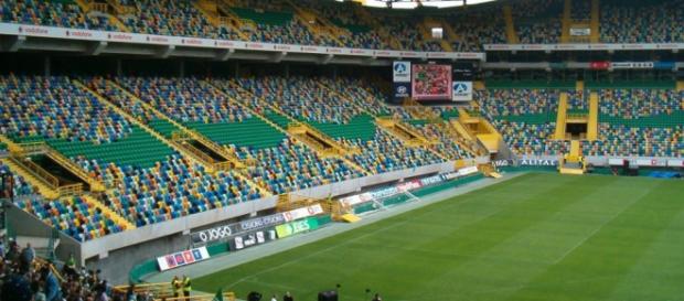 Jogo em directo a partir do Estádio de Alvalade. Jogo em directo a partir do Estádio de Alvalade.