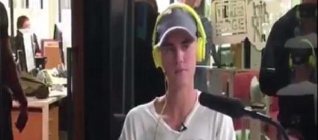 Justin Bieber em entrevista na rádio Edge Justin Bieber em entrevista na rádio Edge