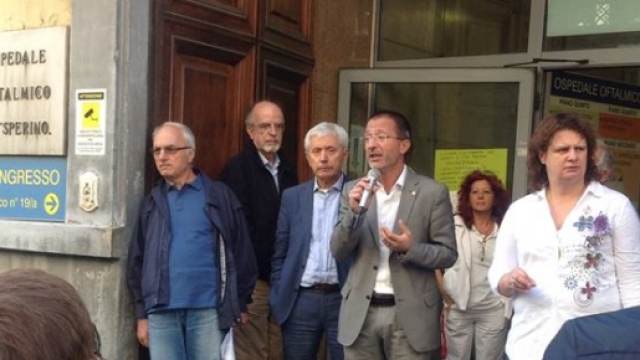 Il consigliere Vignale davanti all'Oftalmico