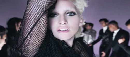 Lady Gaga nel video di Tom Ford