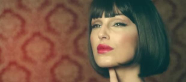 Anna Tatangelo in un video musicale Anna Tatangelo in un video musicale
