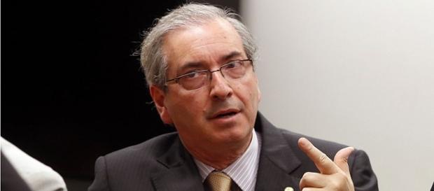 Eduardo Cunha diz que não cai antes de Dilma Eduardo Cunha diz que não cai antes de Dilma