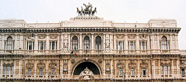 Ex coniuge convive con nuovo partner Ex coniuge convive con nuovo partner