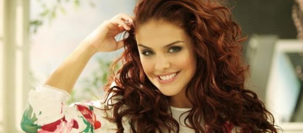 Paloma Bernardi desabafa sobre atuar na Record Paloma Bernardi desabafa sobre atuar na Record
