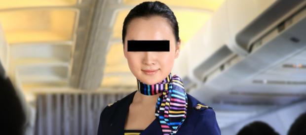 Stewardesa care făcea sex pe bani Stewardesa care făcea sex pe bani