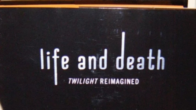 Retro della copertina di 'Twilight'