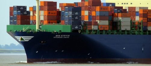 Nave cargo per i commerci in Asia