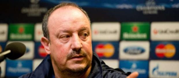 Benitez en una rueda de prensa Benitez en una rueda de prensa