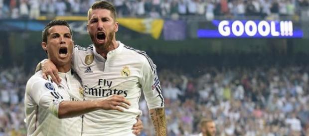 Celebración de un gol junto a Sergio Ramos Celebración de un gol junto a Sergio Ramos
