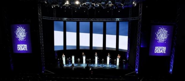 El primer debate presidencial de la Argentina. El primer debate presidencial de la Argentina.